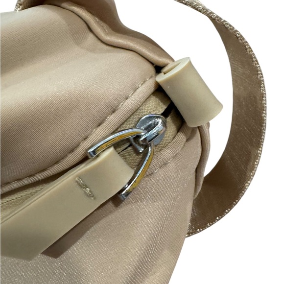 Burberry Hero Beige Pouch - Picture 4 of 8